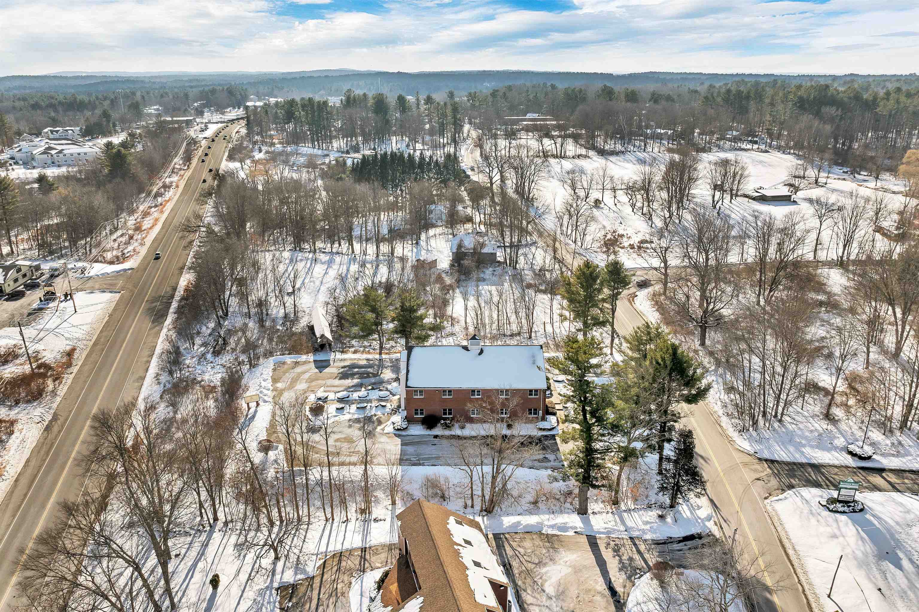 Londonderry, New Hampshire 03053, United States, ,Commercial,Pending,104830