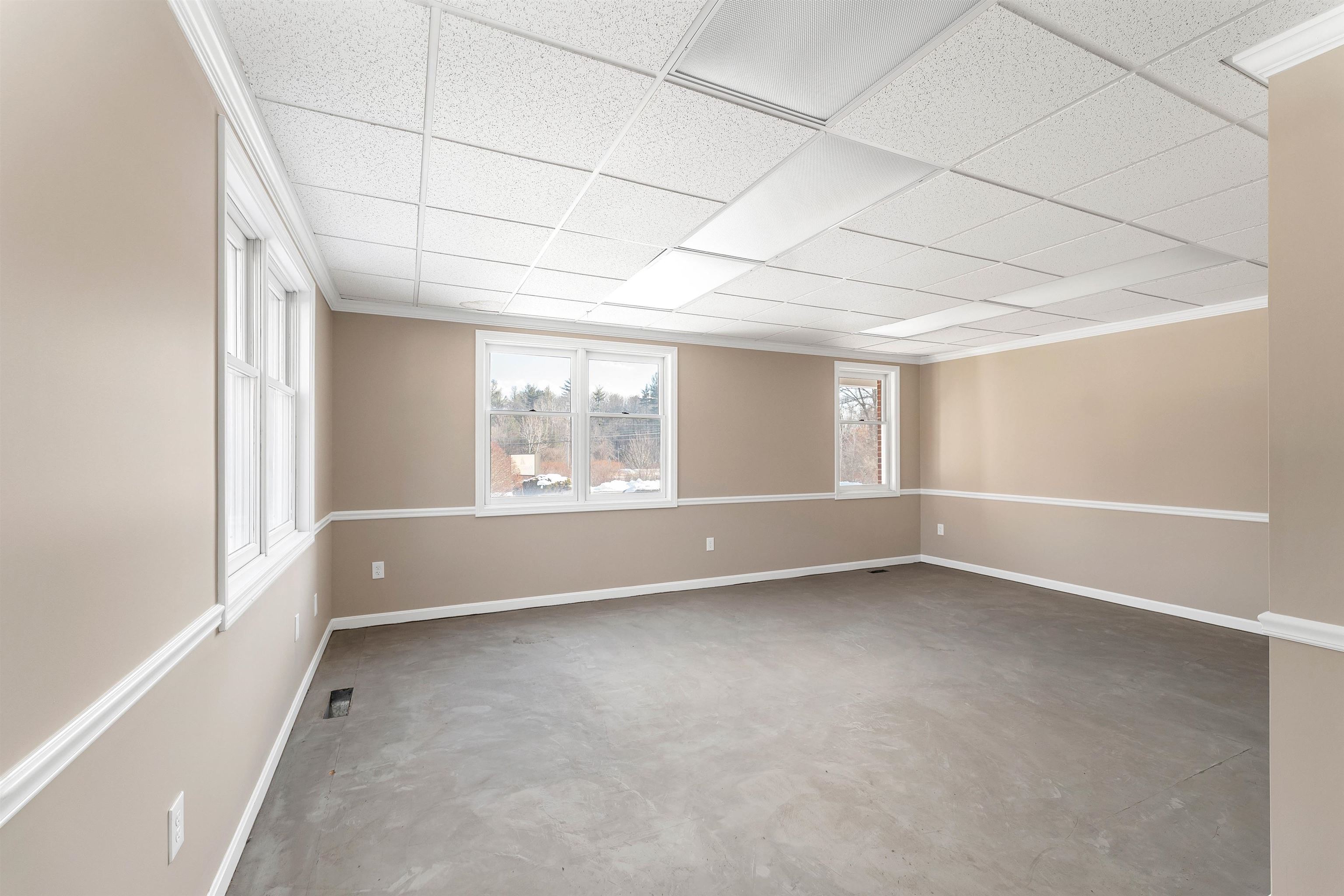 Londonderry, New Hampshire 03053, United States, ,Commercial,Pending,104830