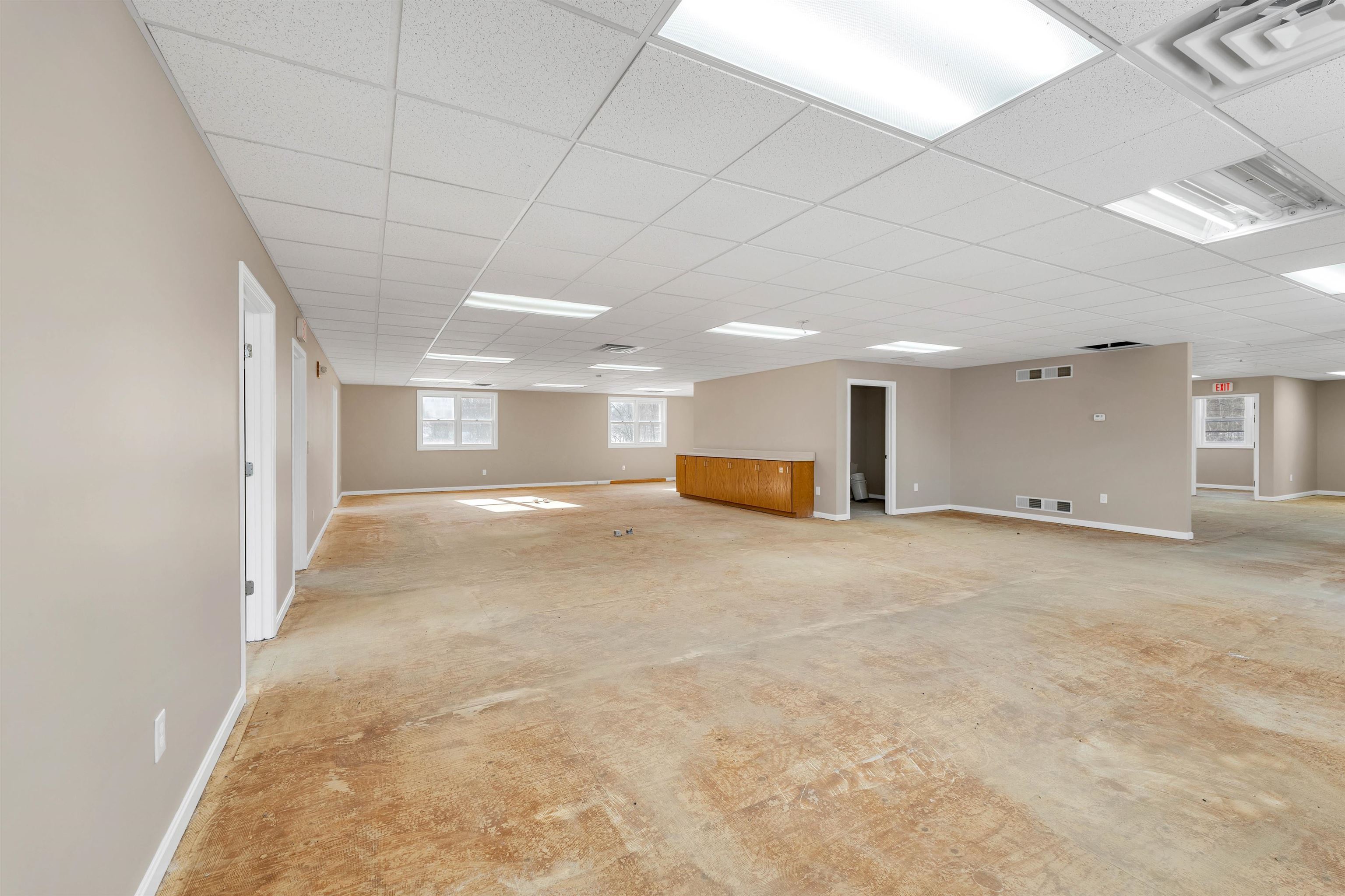 Londonderry, New Hampshire 03053, United States, ,Commercial,Pending,104830