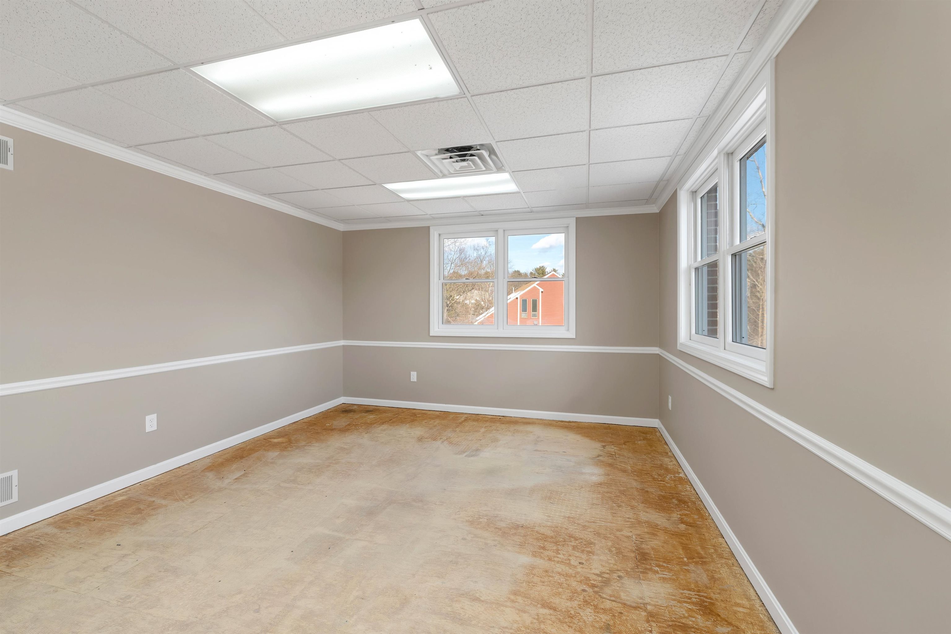 Londonderry, New Hampshire 03053, United States, ,Commercial,Pending,104830