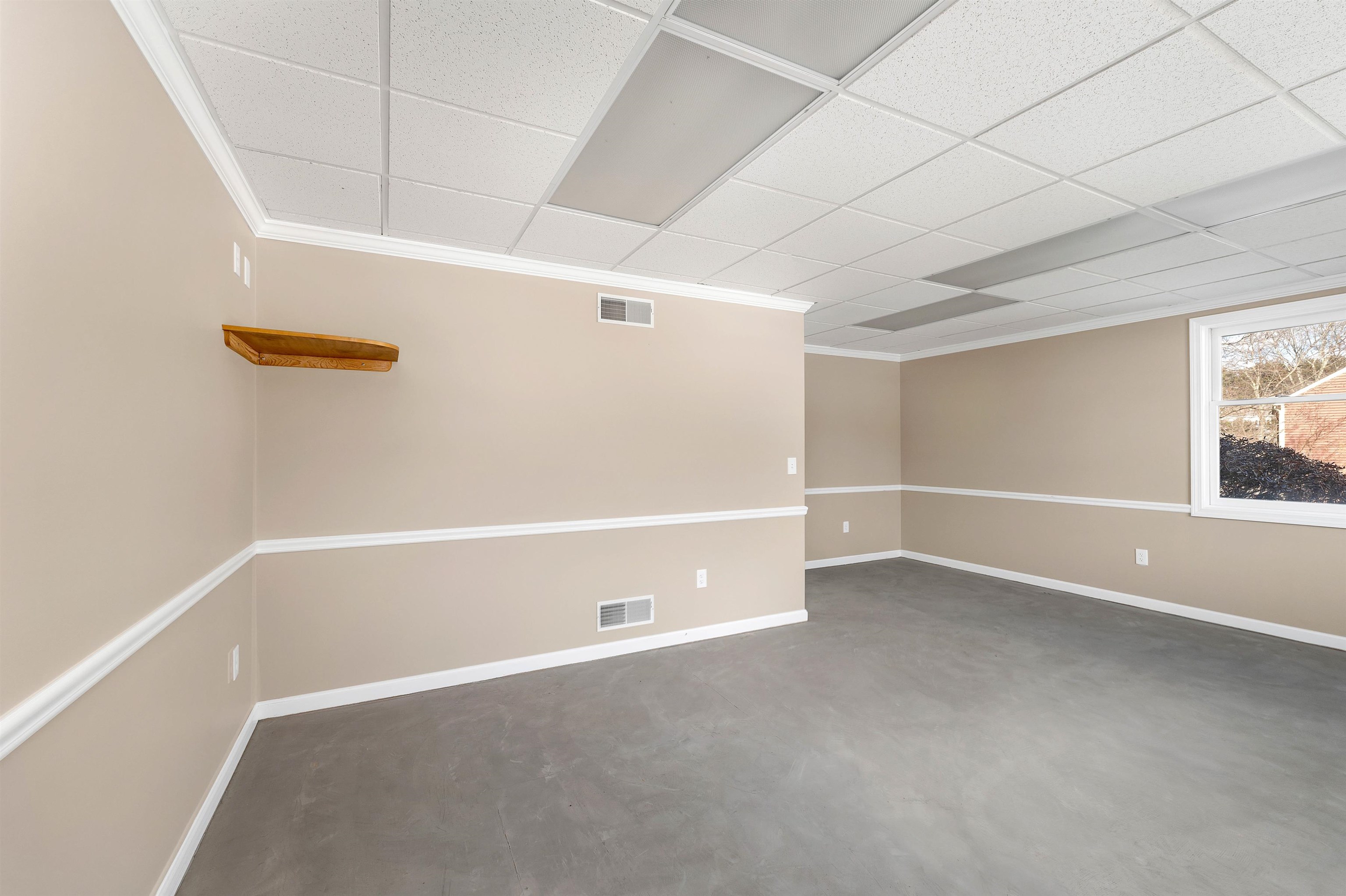 Londonderry, New Hampshire 03053, United States, ,Commercial,Pending,104830