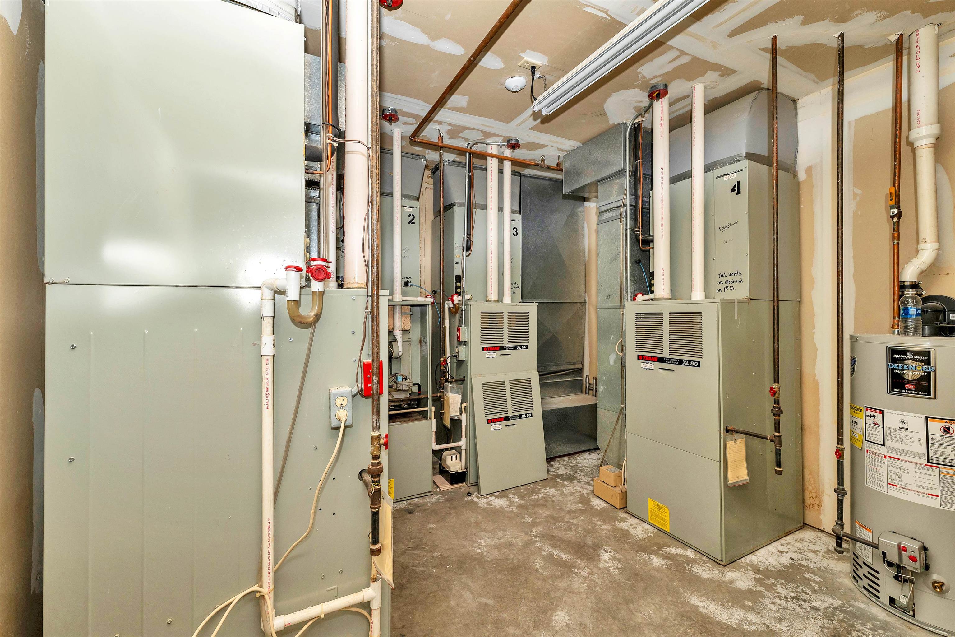 Londonderry, New Hampshire 03053, United States, ,Commercial,Pending,104830