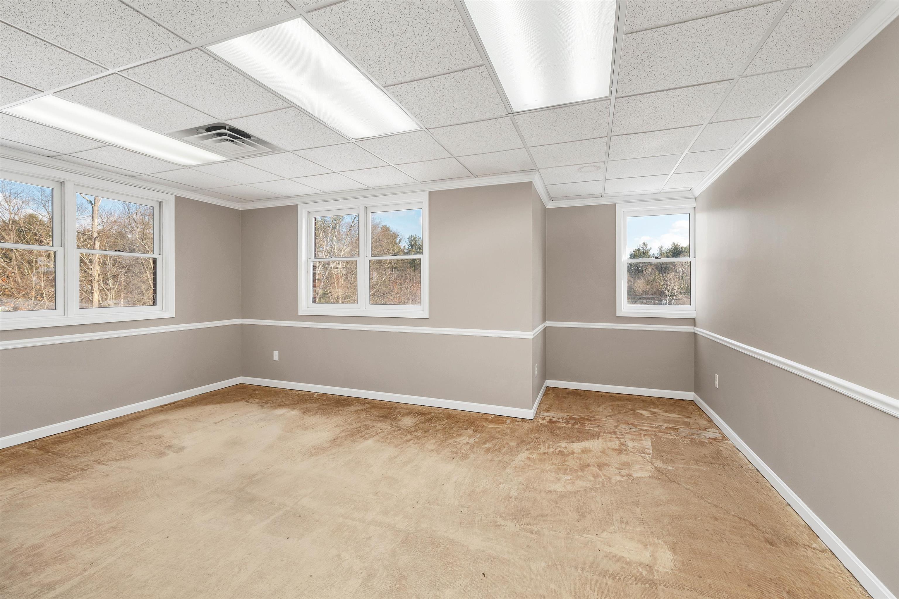 Londonderry, New Hampshire 03053, United States, ,Commercial,Pending,104830