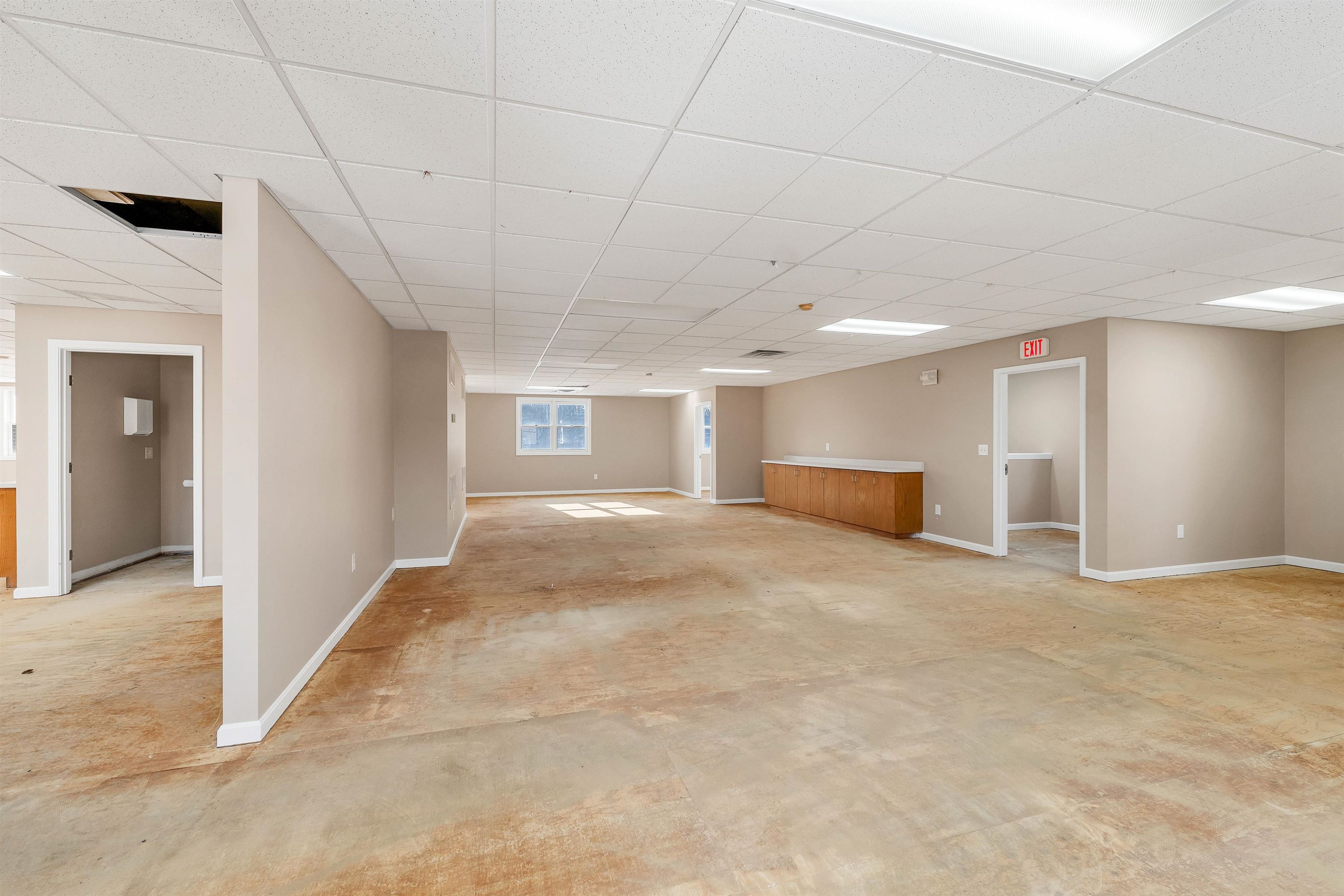 Londonderry, New Hampshire 03053, United States, ,Commercial,Pending,104830