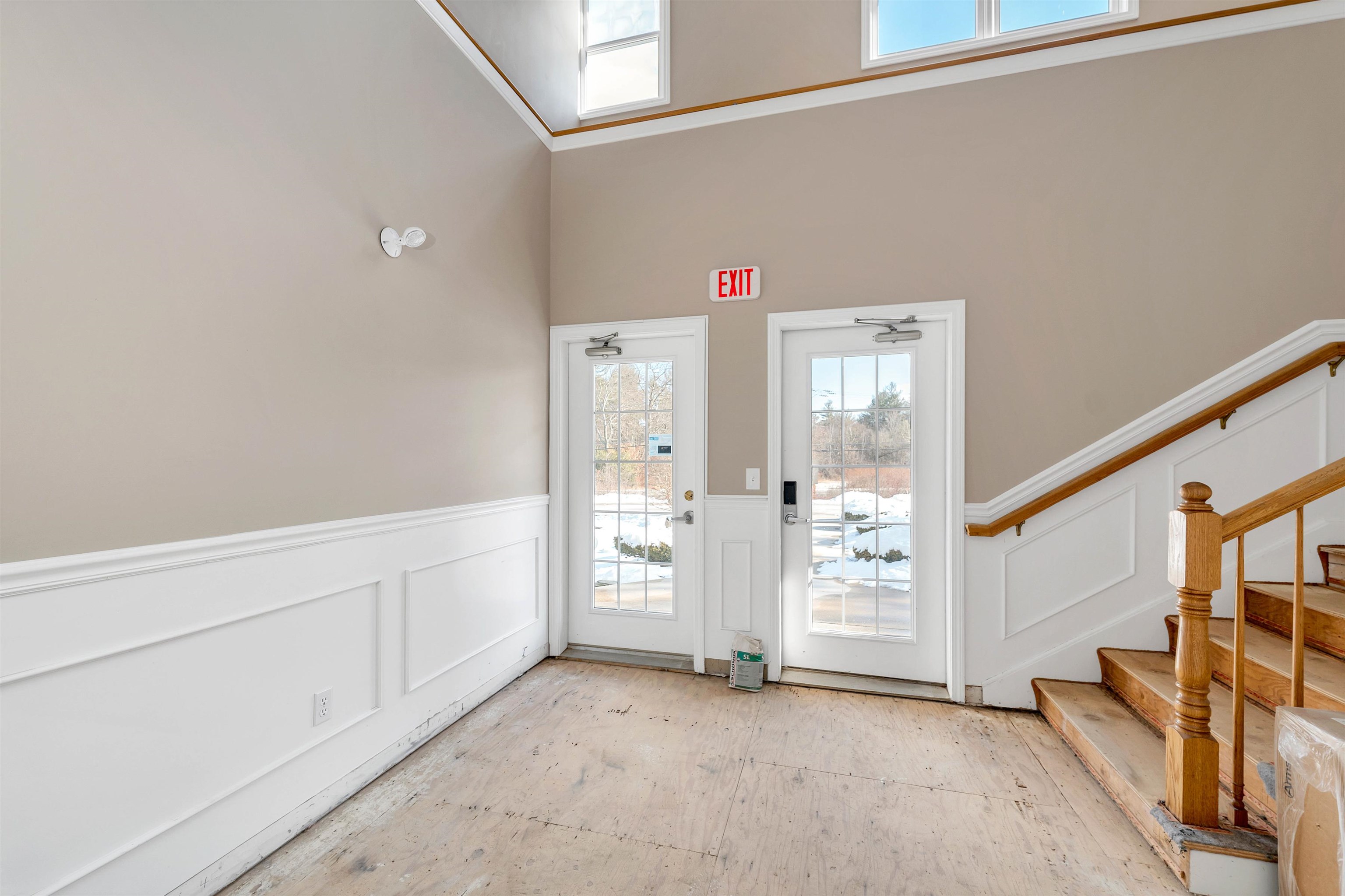 Londonderry, New Hampshire 03053, United States, ,Commercial,Pending,104830