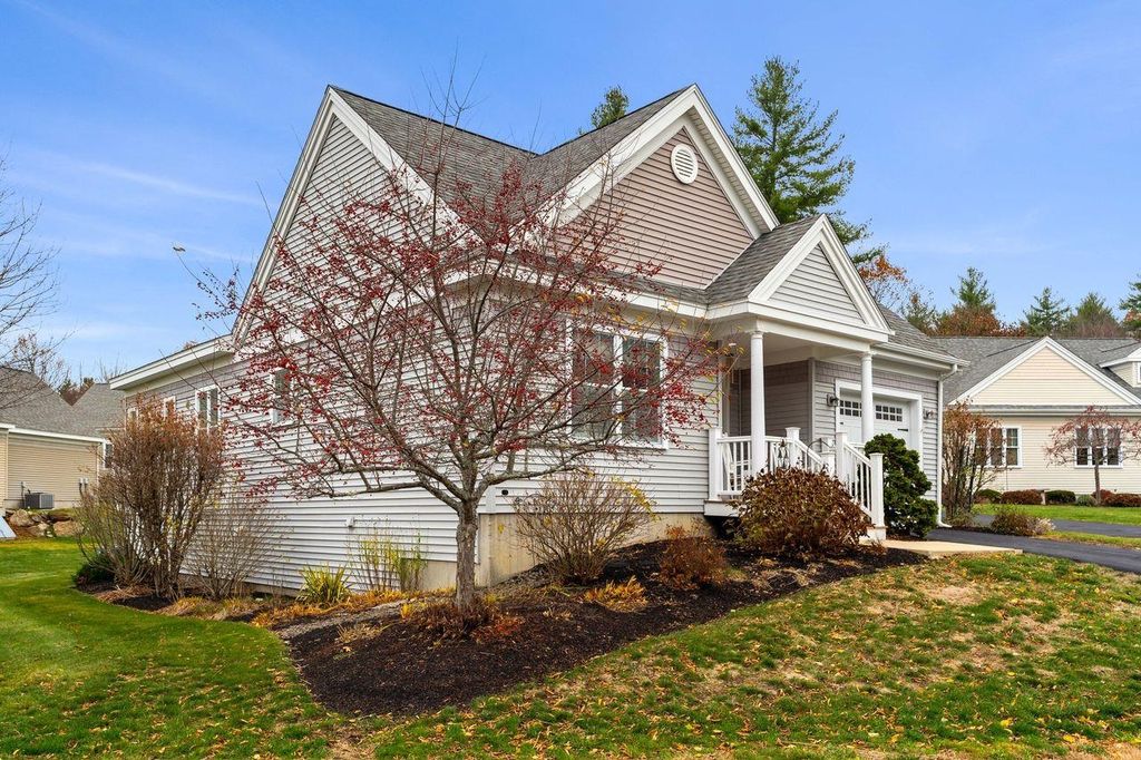 Photo of 12 Mill Pond Road, Brentwood, NH 03833 (MLS # 5080500)