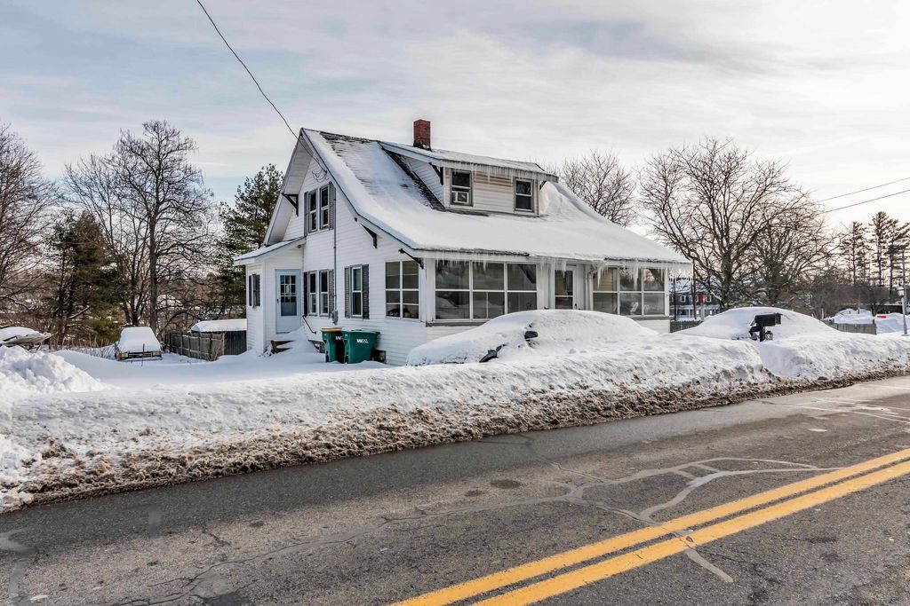 Photo of 10 Millville Street, Salem, NH 03079 (MLS # 5076073)