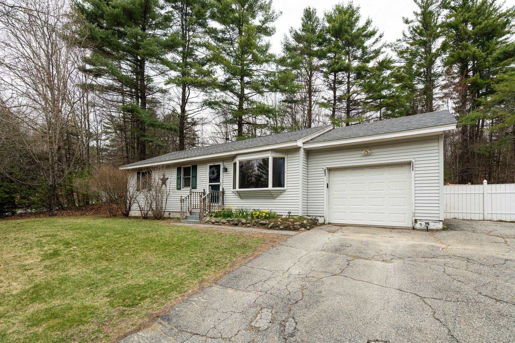 Photo of 4 Alexander Avenue, Newport, NH 03773 (MLS # 5084726)