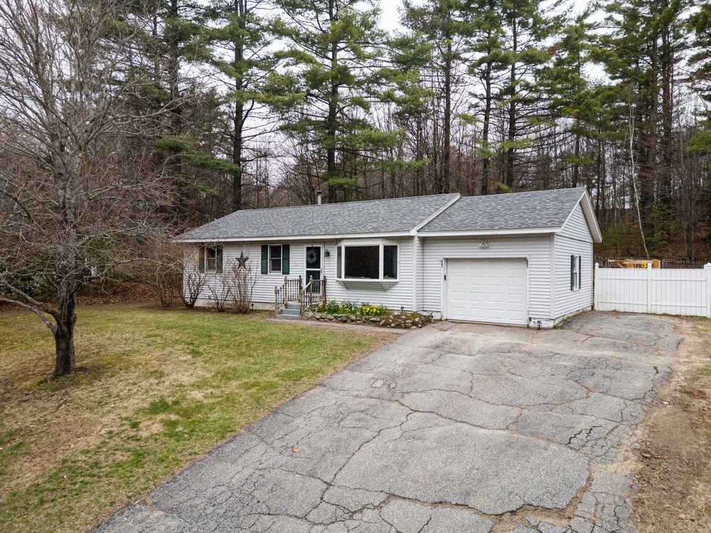 Photo of 4 Alexander Avenue, Newport, NH 03773 (MLS # 5084726)