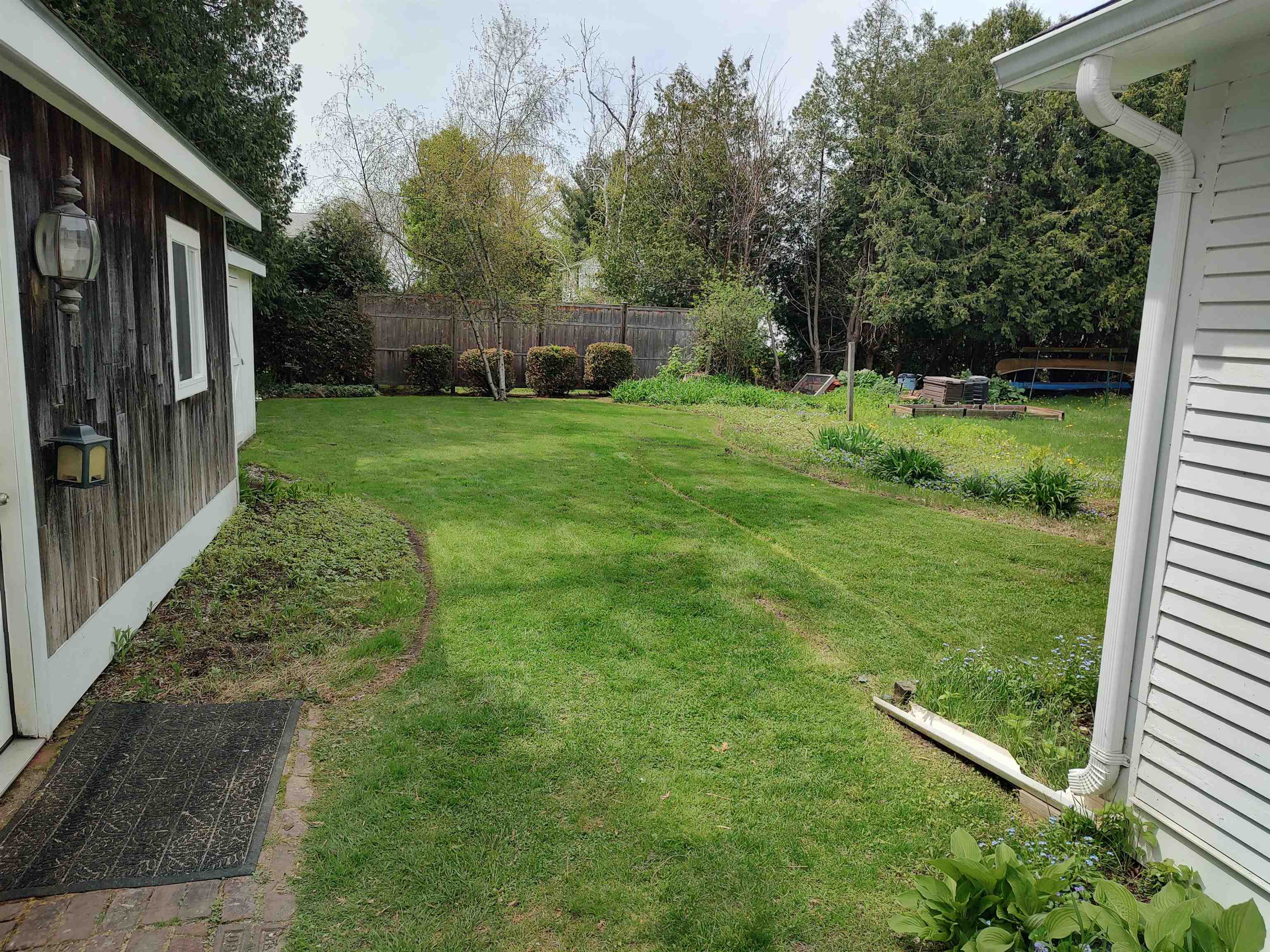 South Burlington, Vermont 05403, United States, 2 Bedrooms Bedrooms, ,1 BathroomBathrooms,Residential,Pending,149608