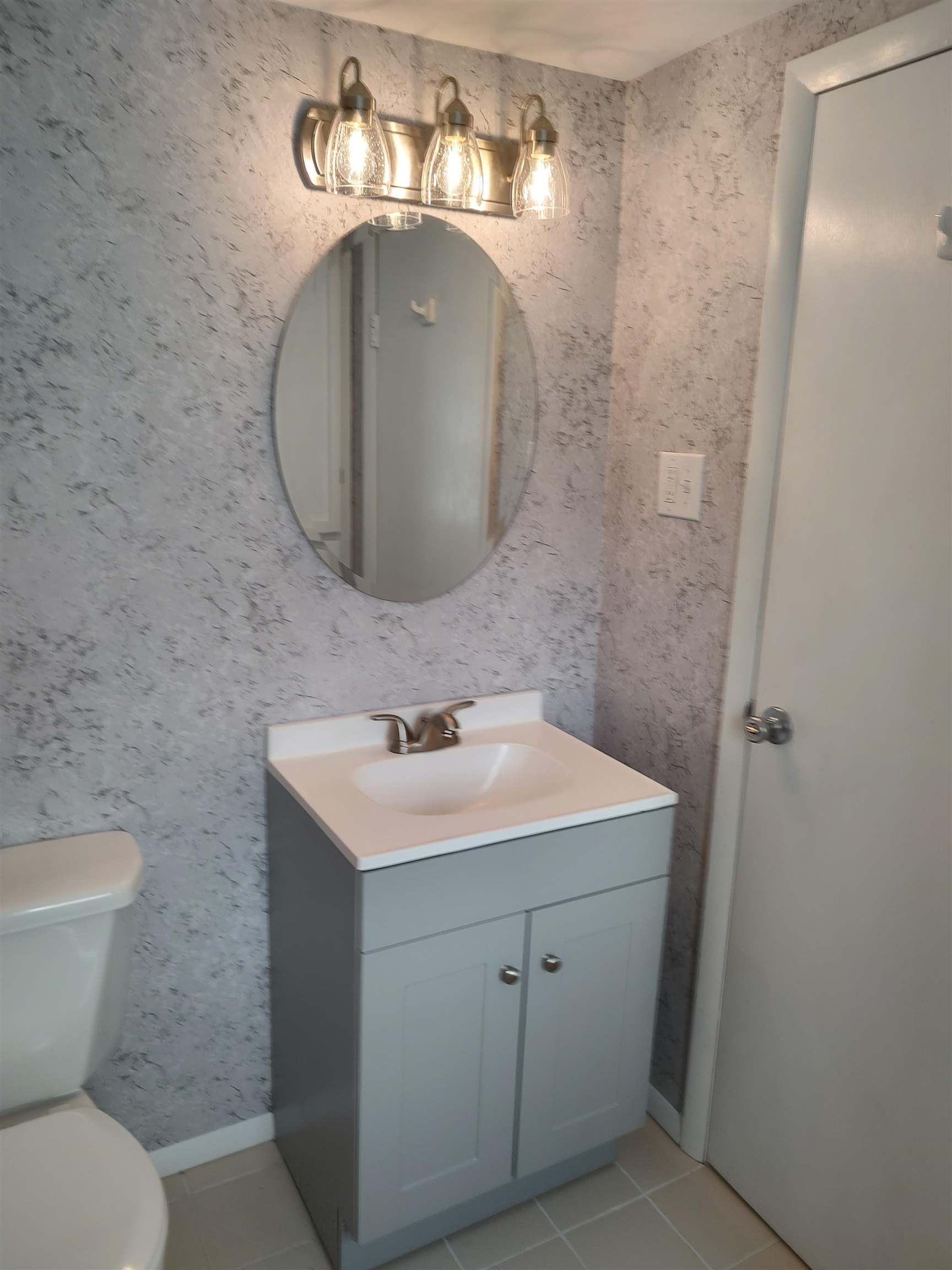 South Burlington, Vermont 05403, United States, 2 Bedrooms Bedrooms, ,1 BathroomBathrooms,Residential,Pending,149608