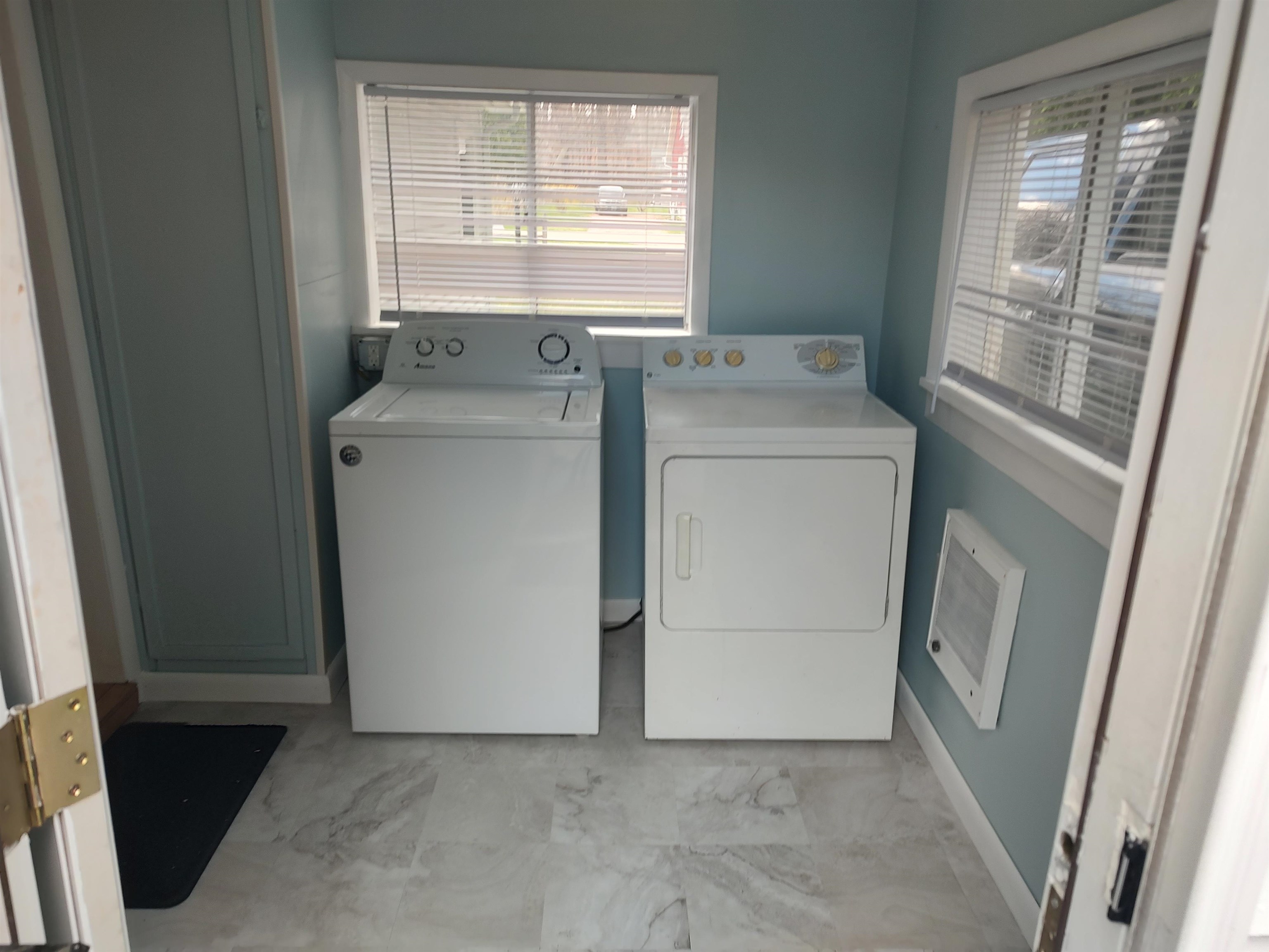 South Burlington, Vermont 05403, United States, 2 Bedrooms Bedrooms, ,1 BathroomBathrooms,Residential,Pending,149608