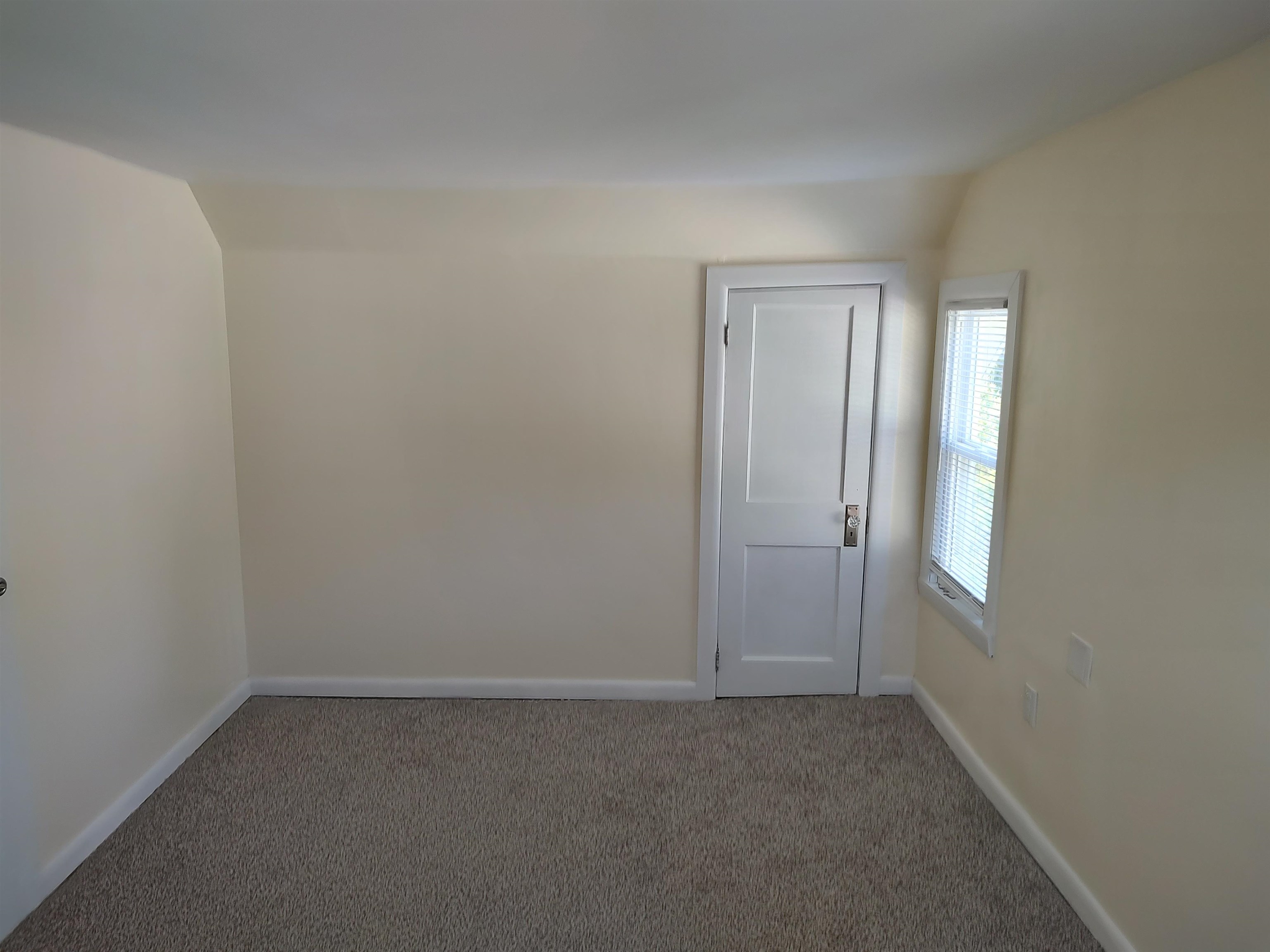 South Burlington, Vermont 05403, United States, 2 Bedrooms Bedrooms, ,1 BathroomBathrooms,Residential,Pending,149608