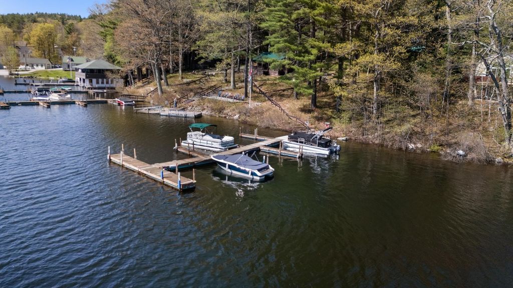 Photo of 1024 Lake Avenue, Sunapee, NH 03782 (MLS # 5049731)