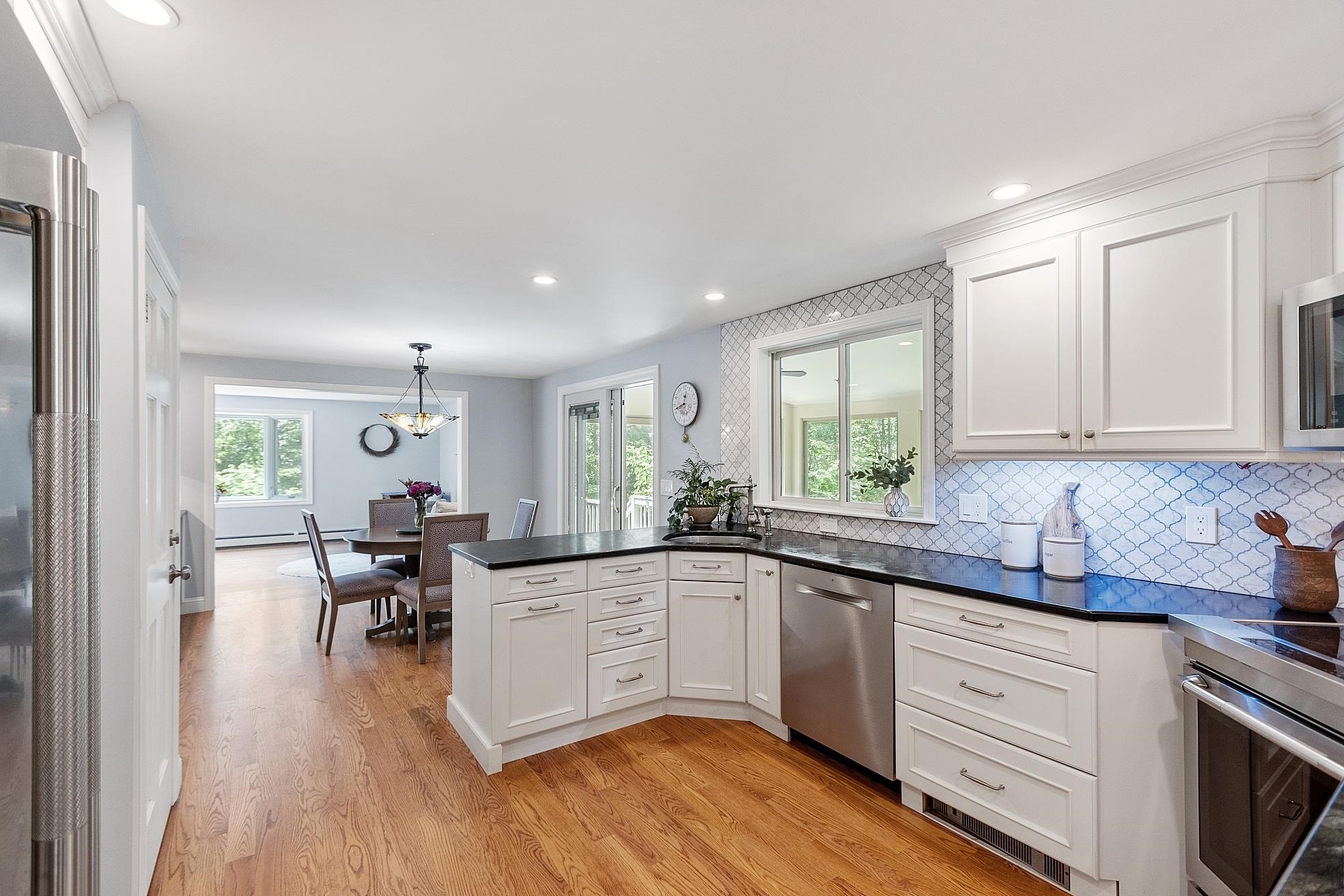 10 Buttonwood Drive