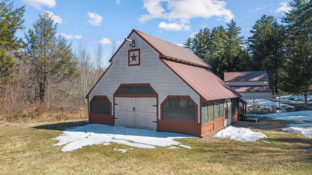 Photo of 647 Cross Country Road, Pembroke, NH 03275 (MLS # 5080899)