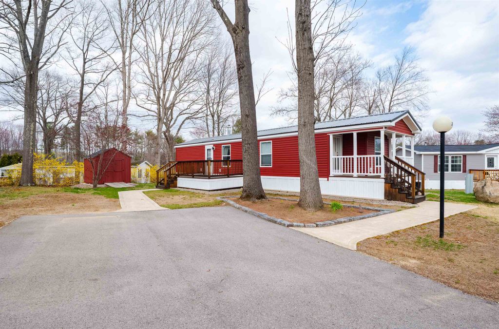 Photo of 7 S Dewberry Lane, Rochester, NH 03867 (MLS # 5085558)