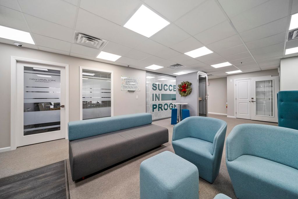 Photo of 75 Gilcreast Road #Suite 200, Londonderry, NH 03053 (MLS # 5065806)