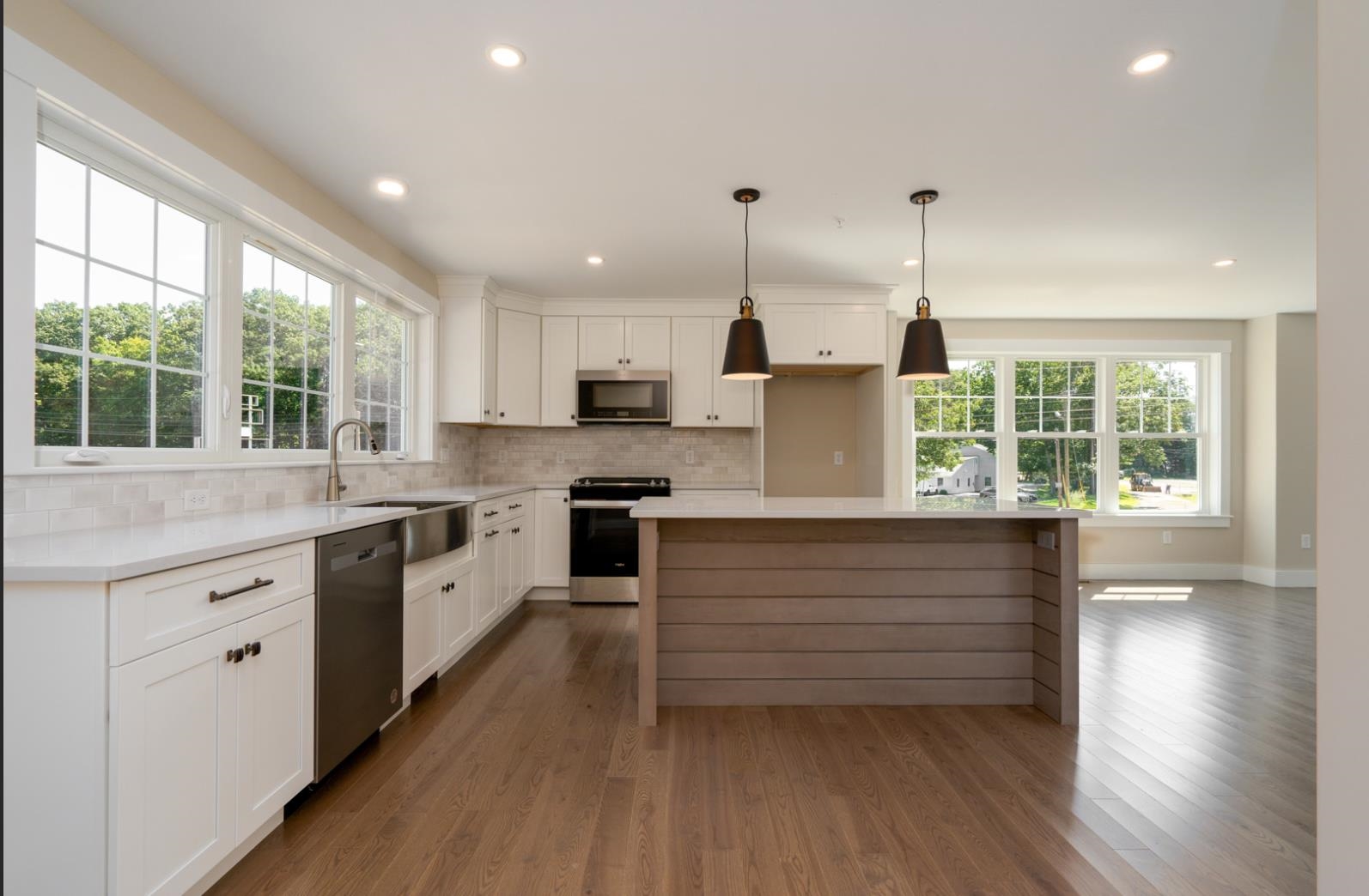 35 Thompson Way 12