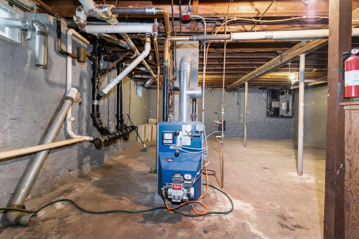 Methuen, Massachusetts 01844, United States, 4 Bedrooms Bedrooms, ,2 BathroomsBathrooms,Residential,Active,246482