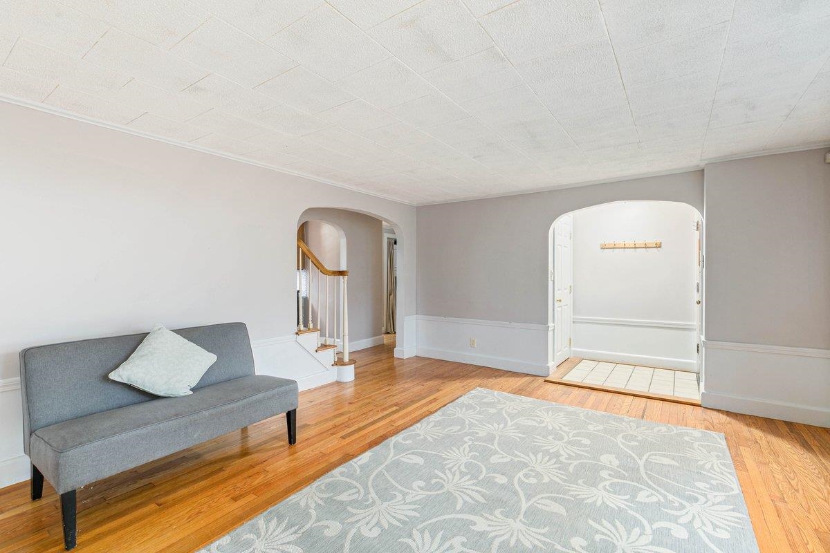 Methuen, Massachusetts 01844, United States, 4 Bedrooms Bedrooms, ,2 BathroomsBathrooms,Residential,Active,246482