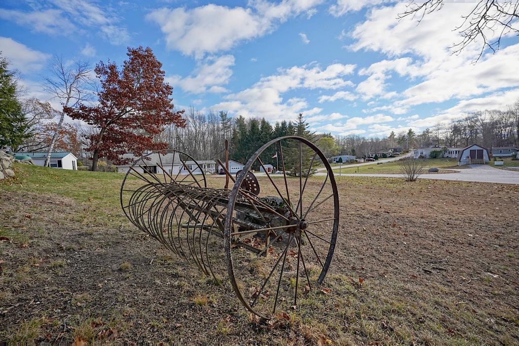 Photo of 1 Wheel Way, Danville, NH 03819 (MLS # 5071541)