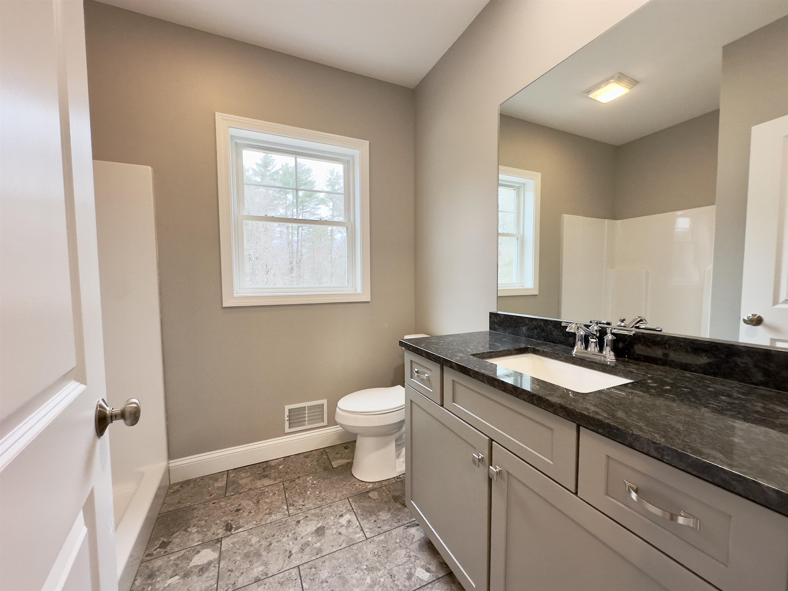 Concord, New Hampshire 03301, United States, 3 Bedrooms Bedrooms, ,3 BathroomsBathrooms,Residential,Active,20468