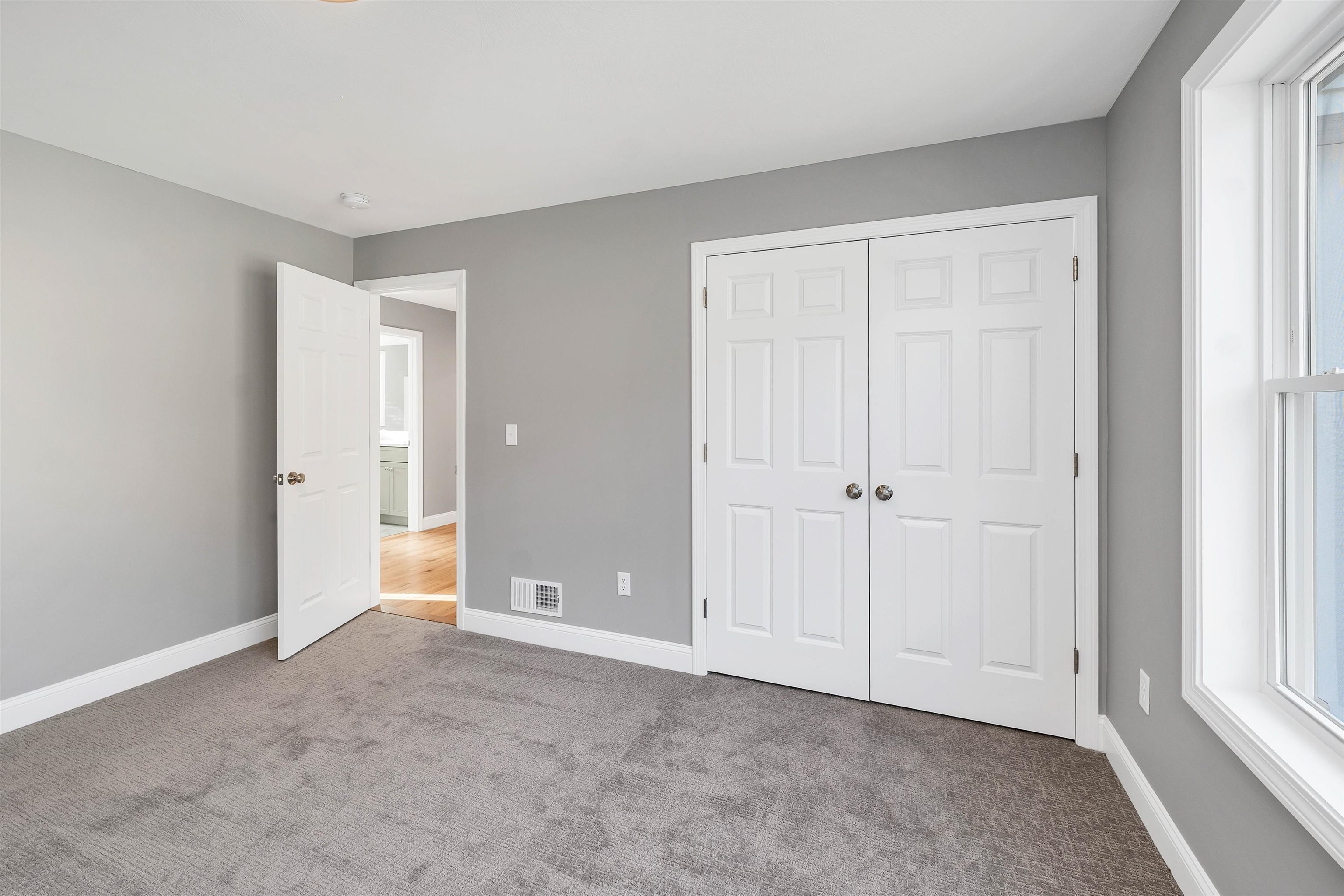 Concord, New Hampshire 03301, United States, 3 Bedrooms Bedrooms, ,3 BathroomsBathrooms,Residential,Active,20468