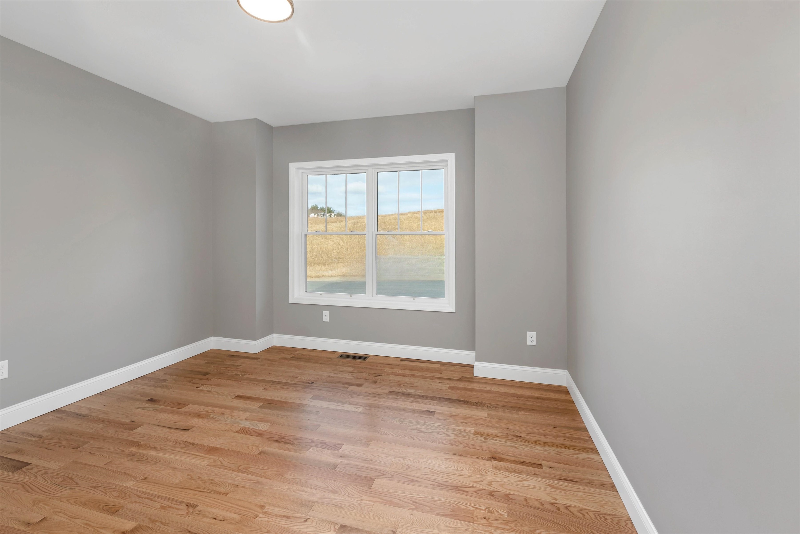 Concord, New Hampshire 03301, United States, 3 Bedrooms Bedrooms, ,3 BathroomsBathrooms,Residential,Active,20468