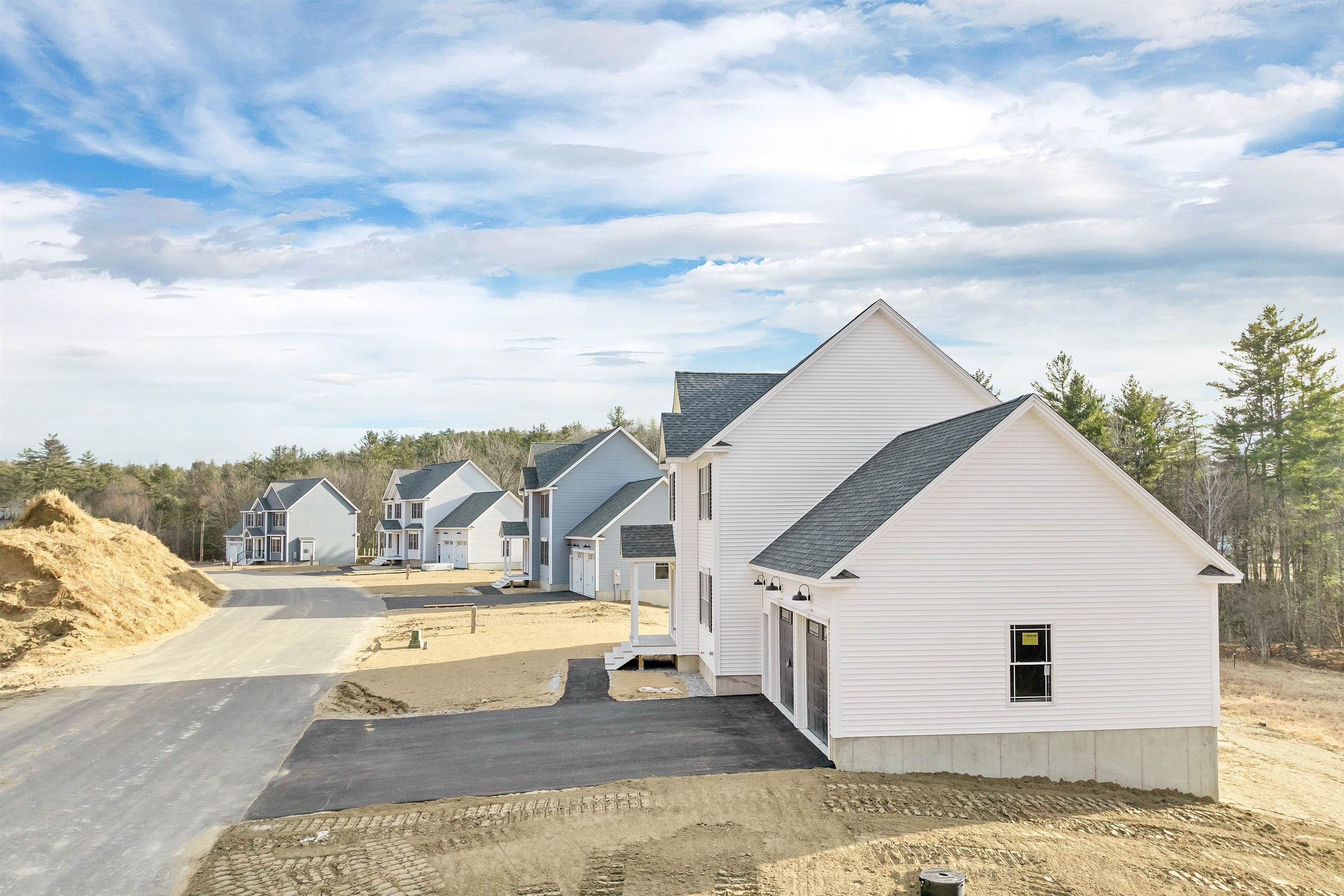 Concord, New Hampshire 03301, United States, 3 Bedrooms Bedrooms, ,3 BathroomsBathrooms,Residential,Active,20468