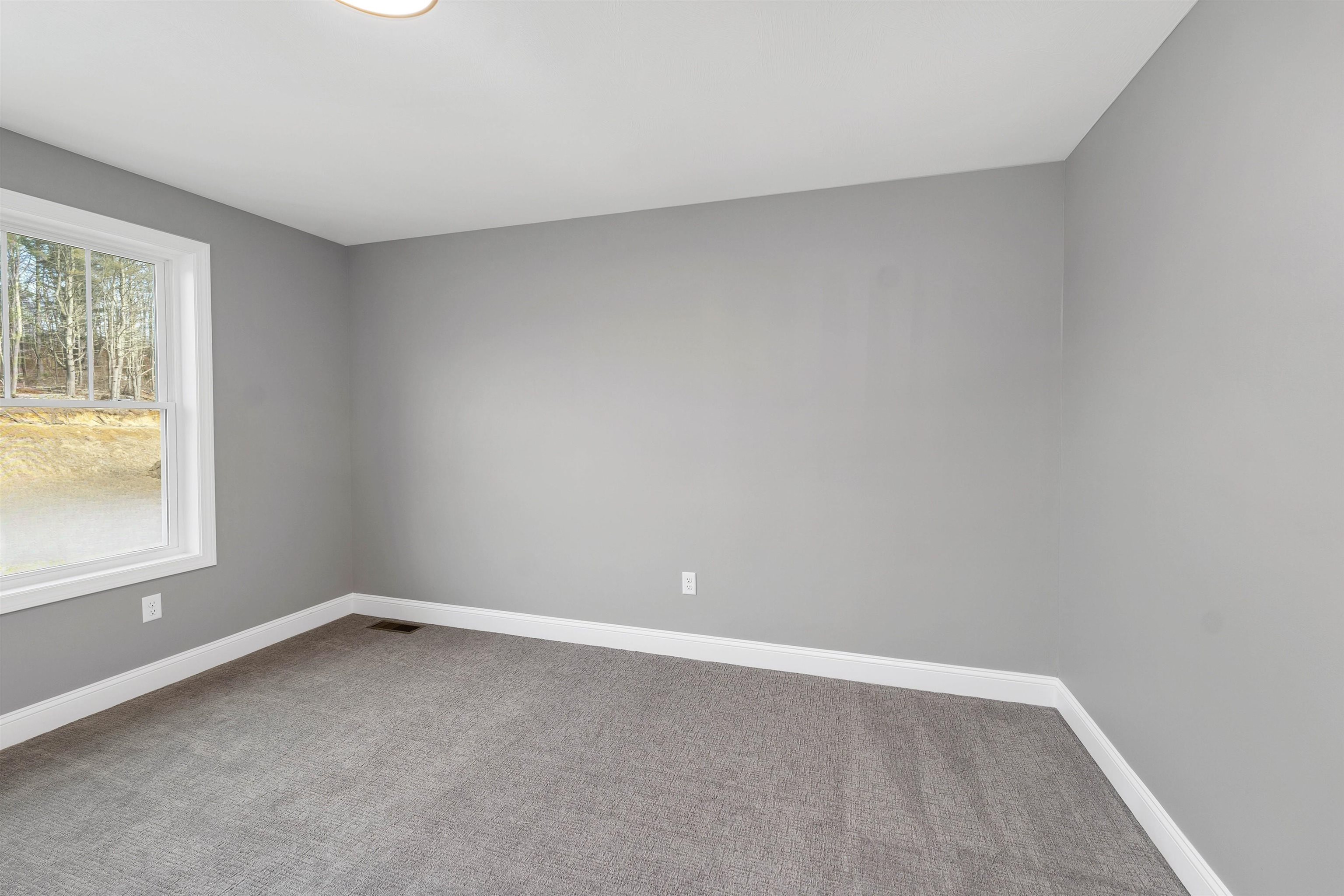 Concord, New Hampshire 03301, United States, 3 Bedrooms Bedrooms, ,3 BathroomsBathrooms,Residential,Active,20468