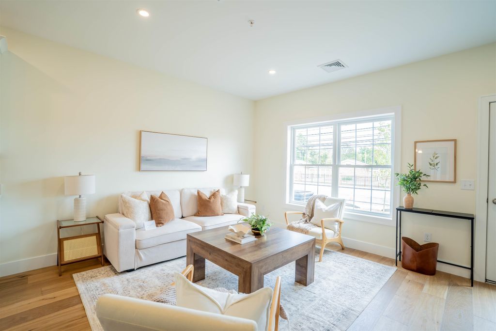 Photo of 13 Suffolk Road #4, Concord, NH 03303 (MLS # 5064897)