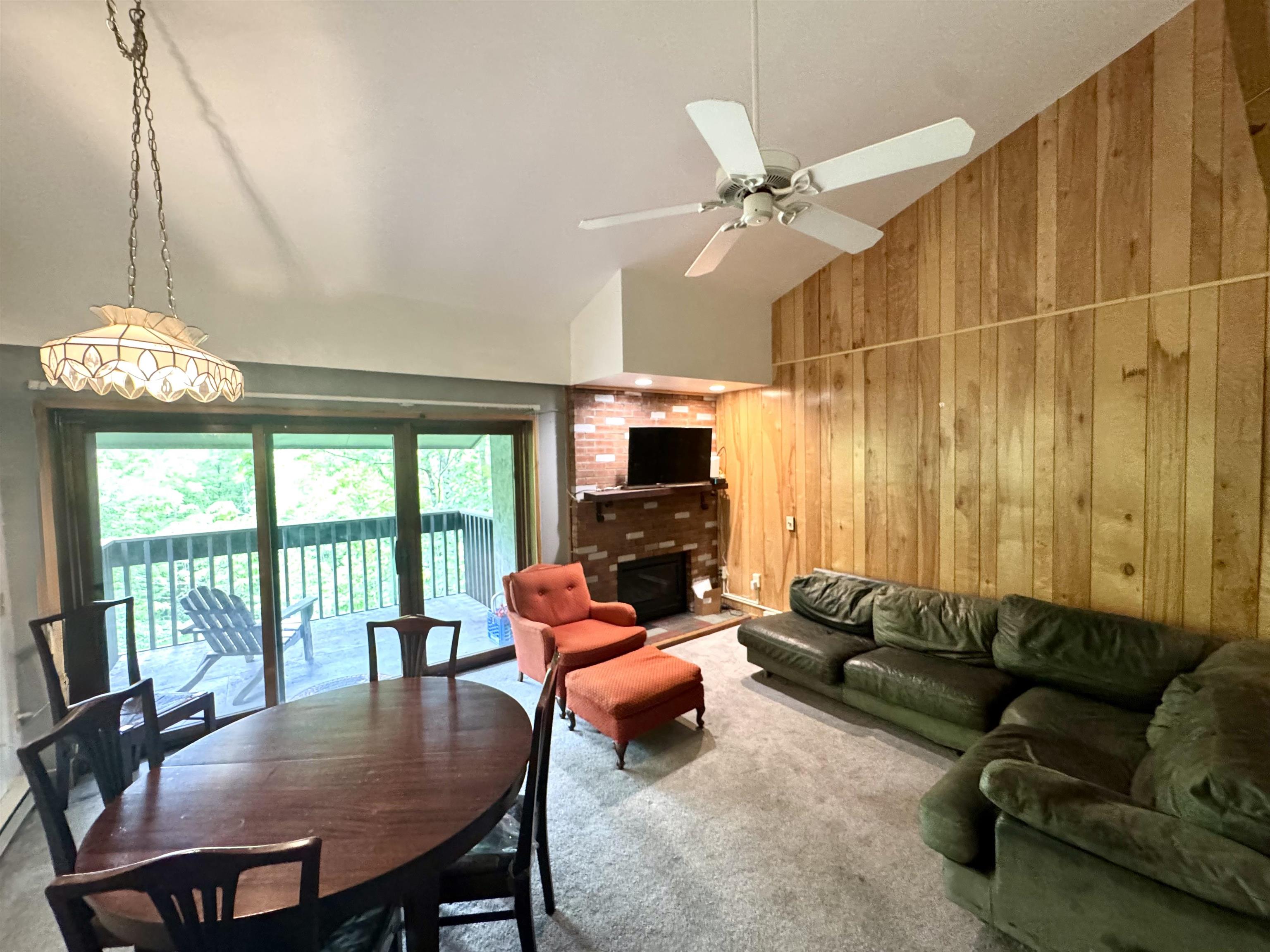 37 Gateway Court A-22