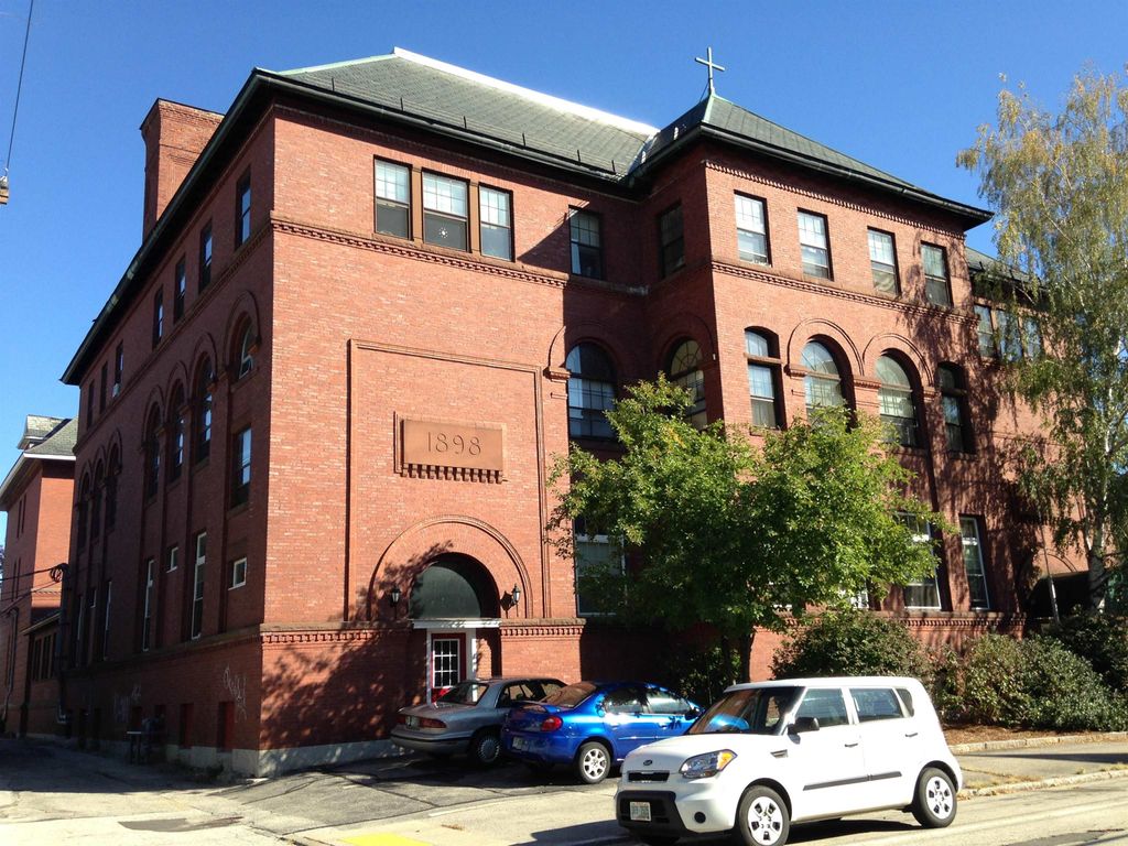 Photo of 521 Pine Street #205, Manchester, NH 03102 (MLS # 5083681)