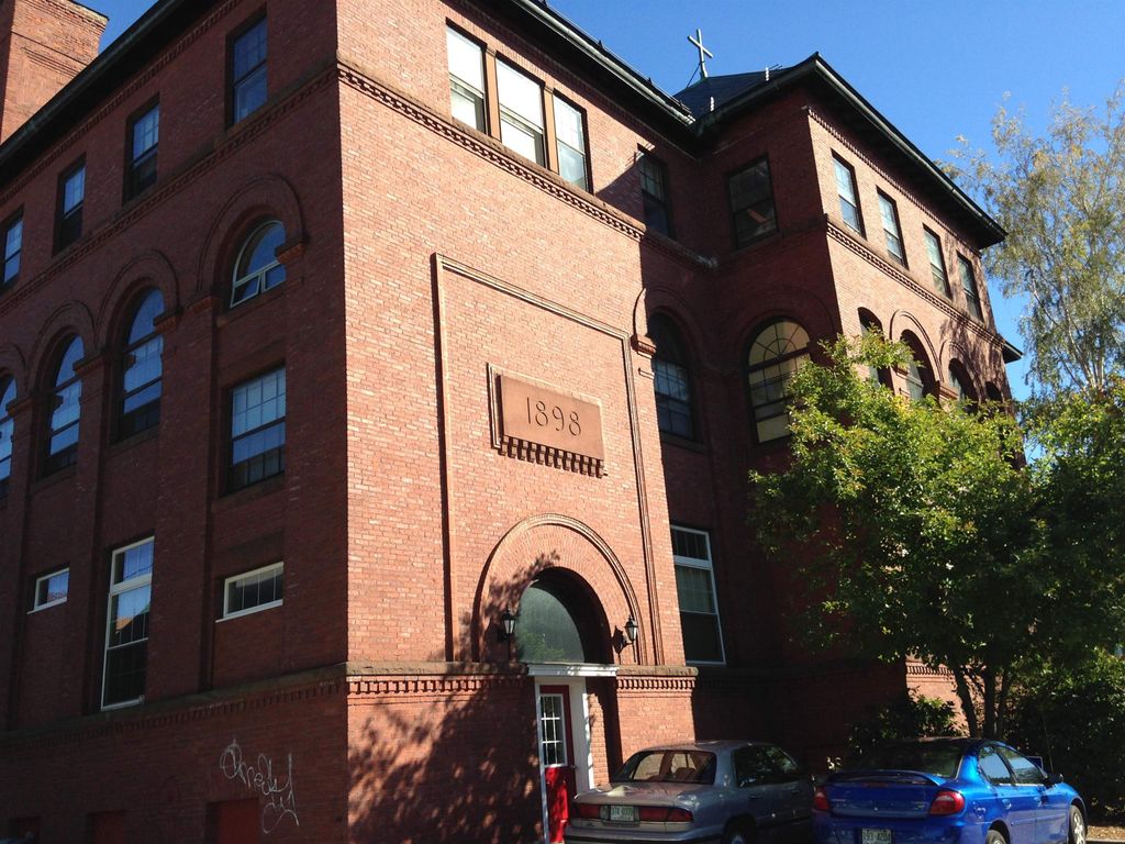 Photo of 521 Pine Street #205, Manchester, NH 03102 (MLS # 5083681)