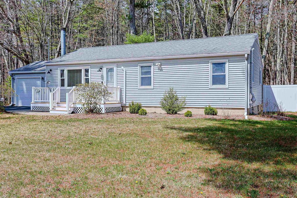 Photo of 19 Strafford Road, Dover, NH 03820 (MLS # 5085672)