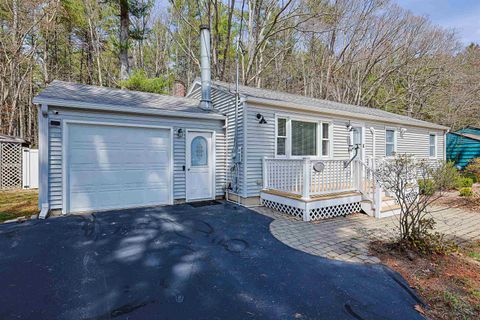 Photo of 19 Strafford Road, Dover, NH 03820 (MLS # 5085672)