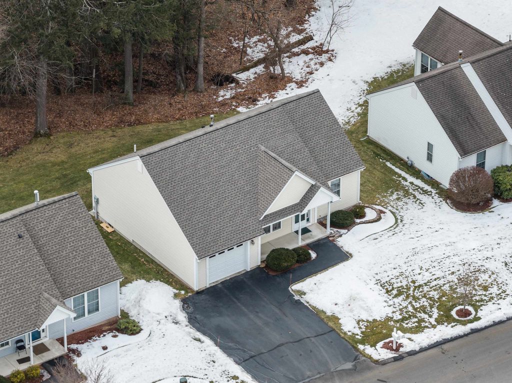 Photo of 47 Lexington Court, Hudson, NH 03051 (MLS # 5074085)