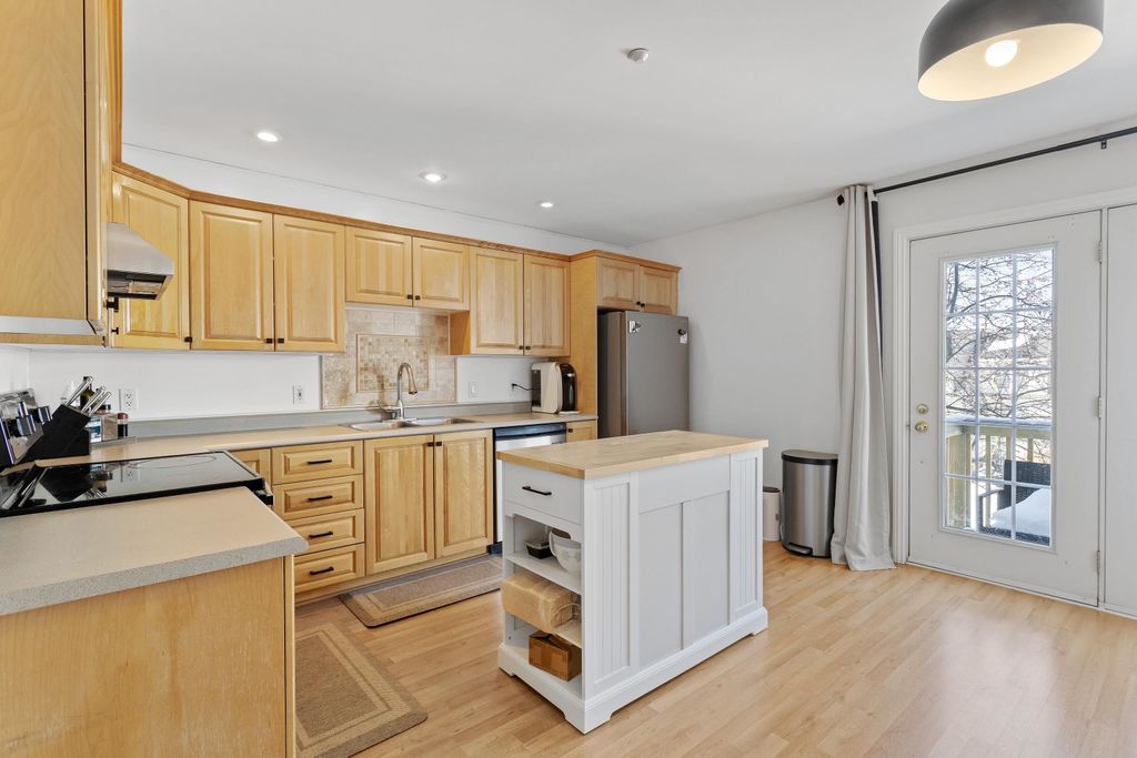 Photo of 6 Tammy Court #B, Hudson, NH 03051 (MLS # 5077931)