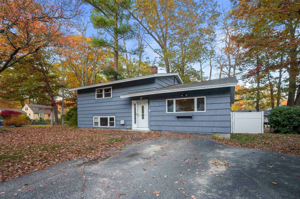 Photo of 4 Tanglewood Drive, Dover, NH 03820 (MLS # 5078859)