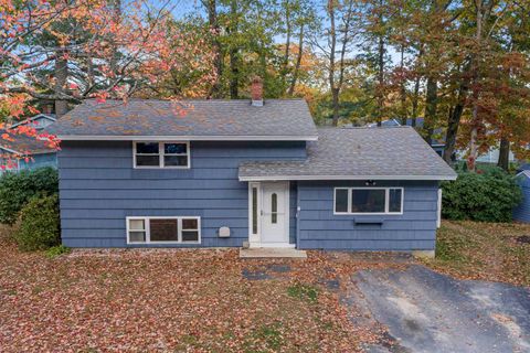 Photo of 4 Tanglewood Drive, Dover, NH 03820 (MLS # 5078859)