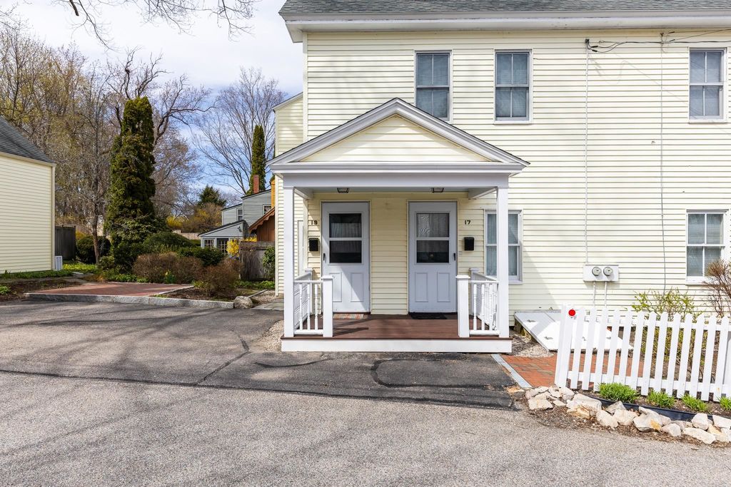 Photo of 19 Blossom Street, Portsmouth, NH 03801 (MLS # 5085845)