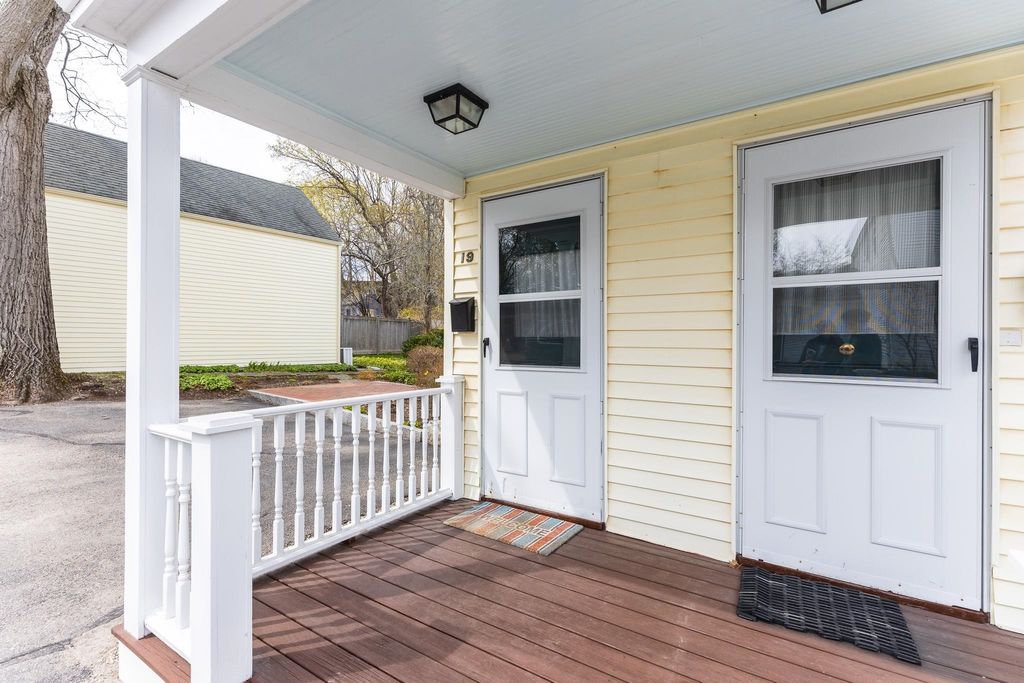 Photo of 19 Blossom Street, Portsmouth, NH 03801 (MLS # 5085845)