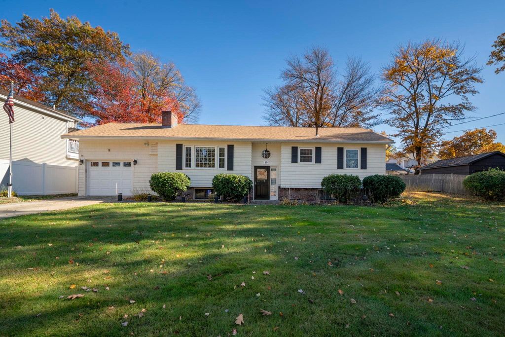 Photo of 10 Cedar Street, Hudson, NH 03051 (MLS # 5067369)