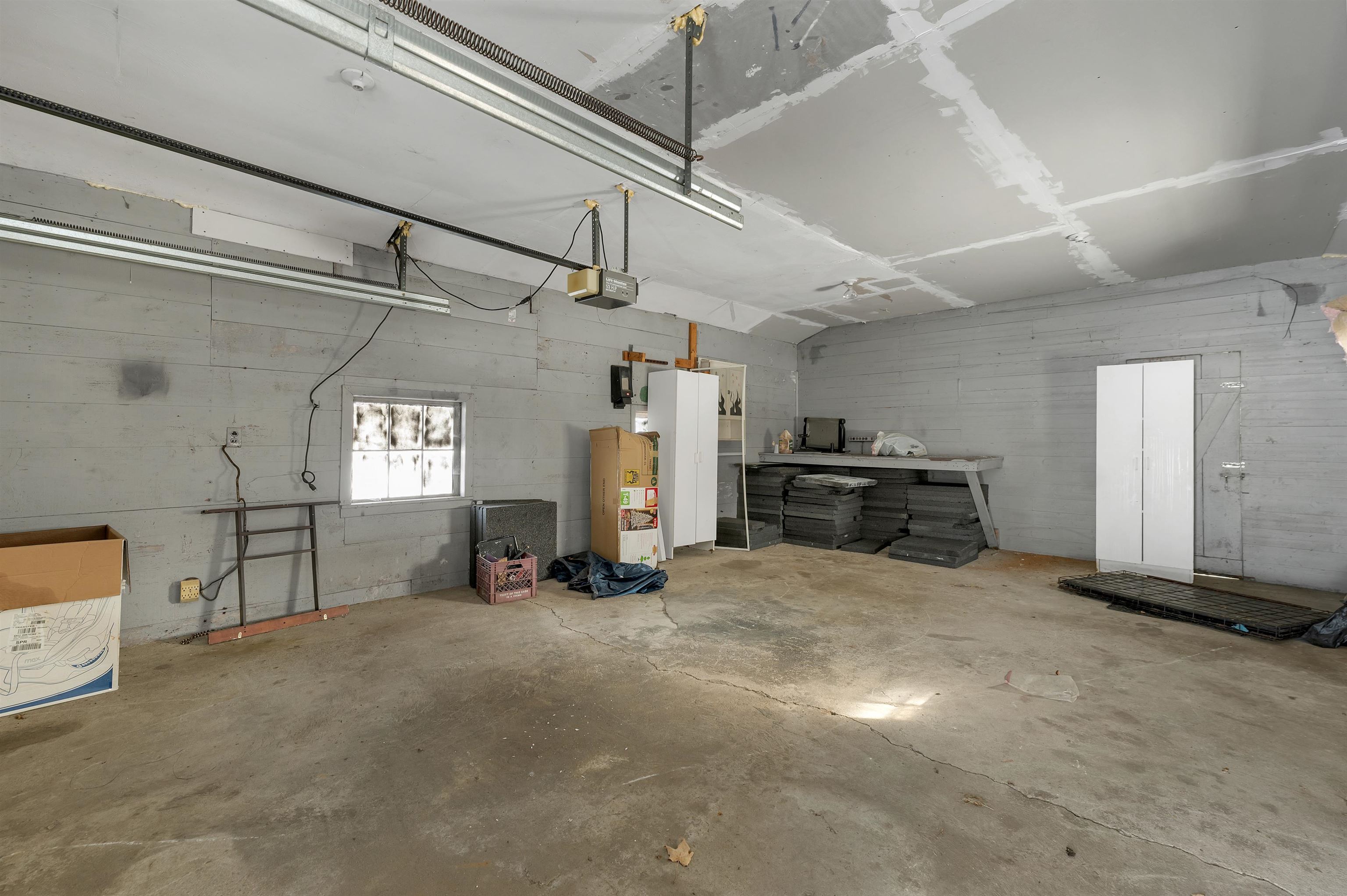 633 Daniel Webster Highway