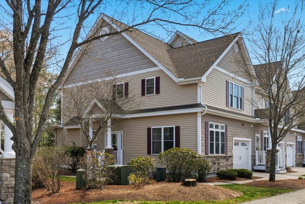 Photo of 4 Manor Drive #A, Hooksett, NH 03106 (MLS # 5084904)