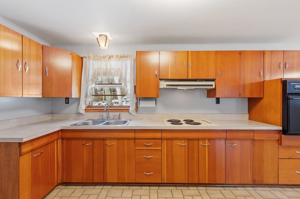 Photo of 20 Ling Street, Marlborough, NH 03455 (MLS # 5079220)