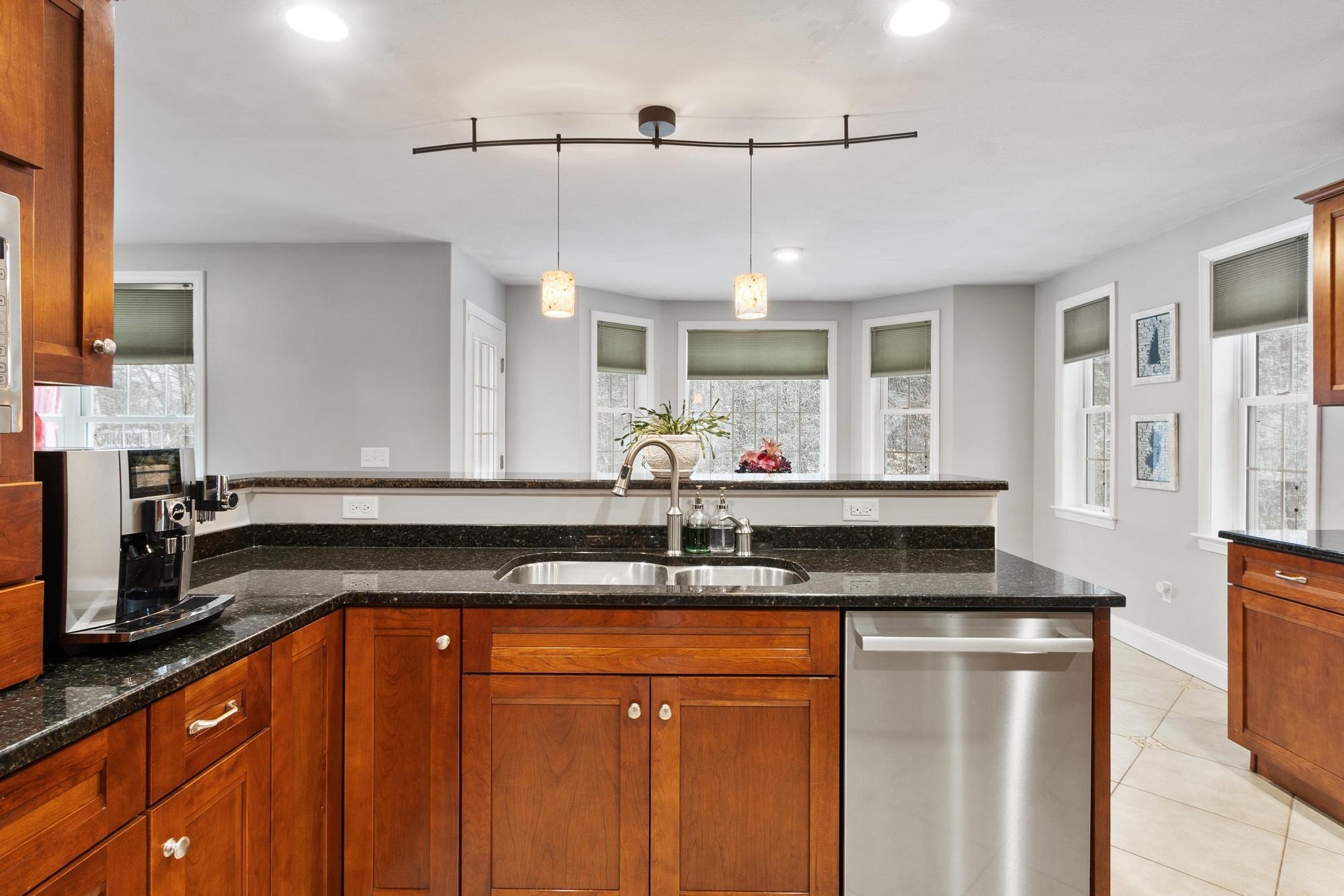 12 Glastombury Drive