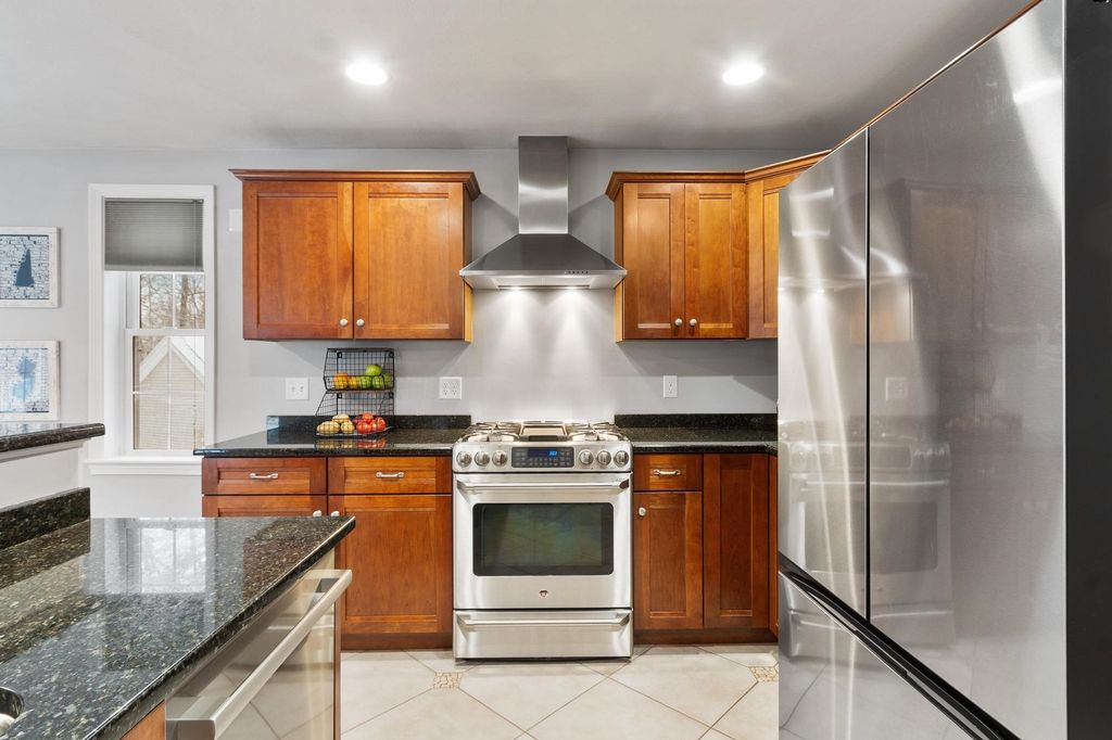 Photo of 12 Glastombury Drive, Sandown, NH 03873 (MLS # 5078240)