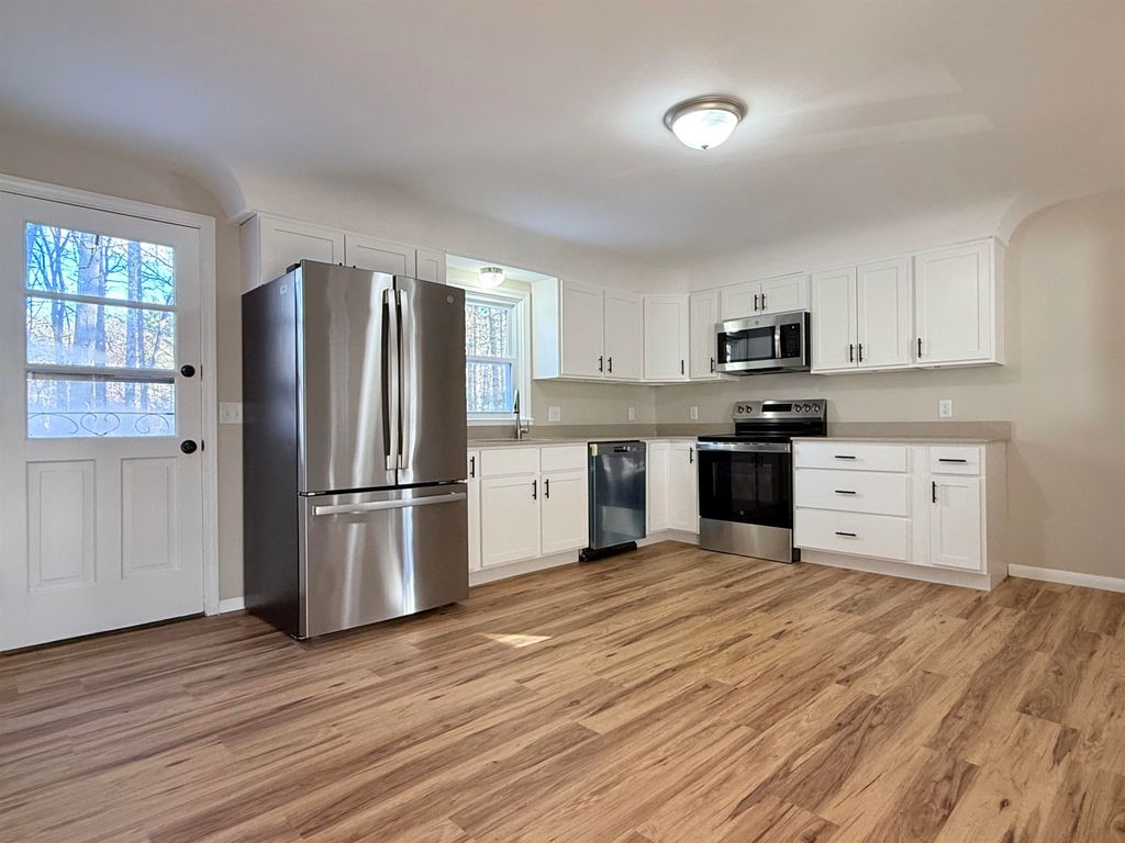 Photo of 131 Route 13, Brookline, NH 03033 (MLS # 5079696)